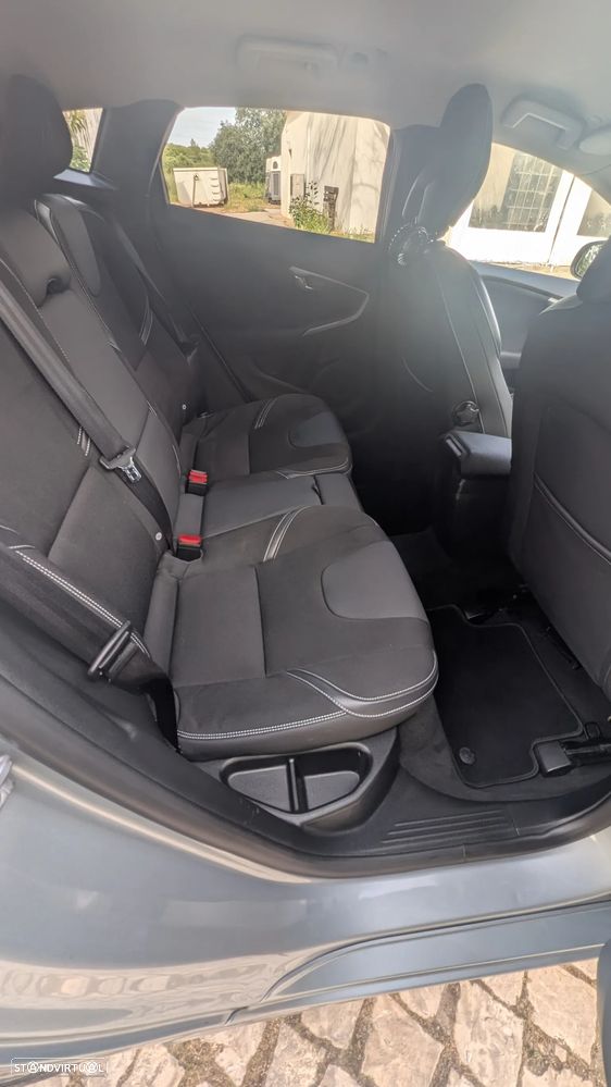 Volvo V40 2.0 D2 Momentum - 14