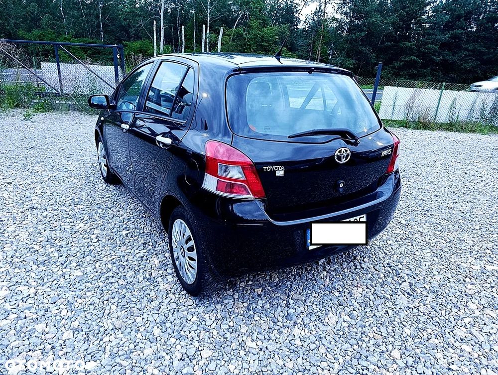 Toyota Yaris 1.33 Premium - 4