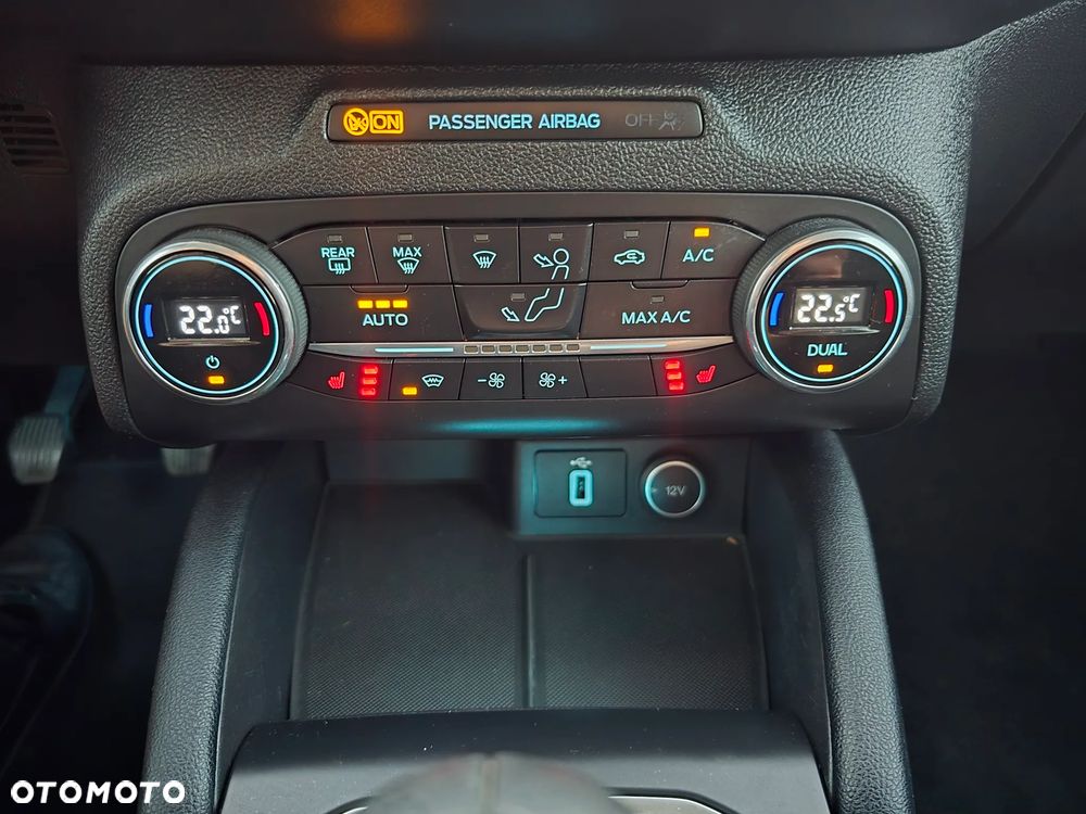 Ford Focus 1.5 EcoBlue STart-Stopp-System TITANIUM - 31