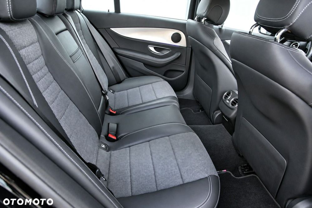 Mercedes-Benz Klasa E 200 d 9G-TRONIC - 21