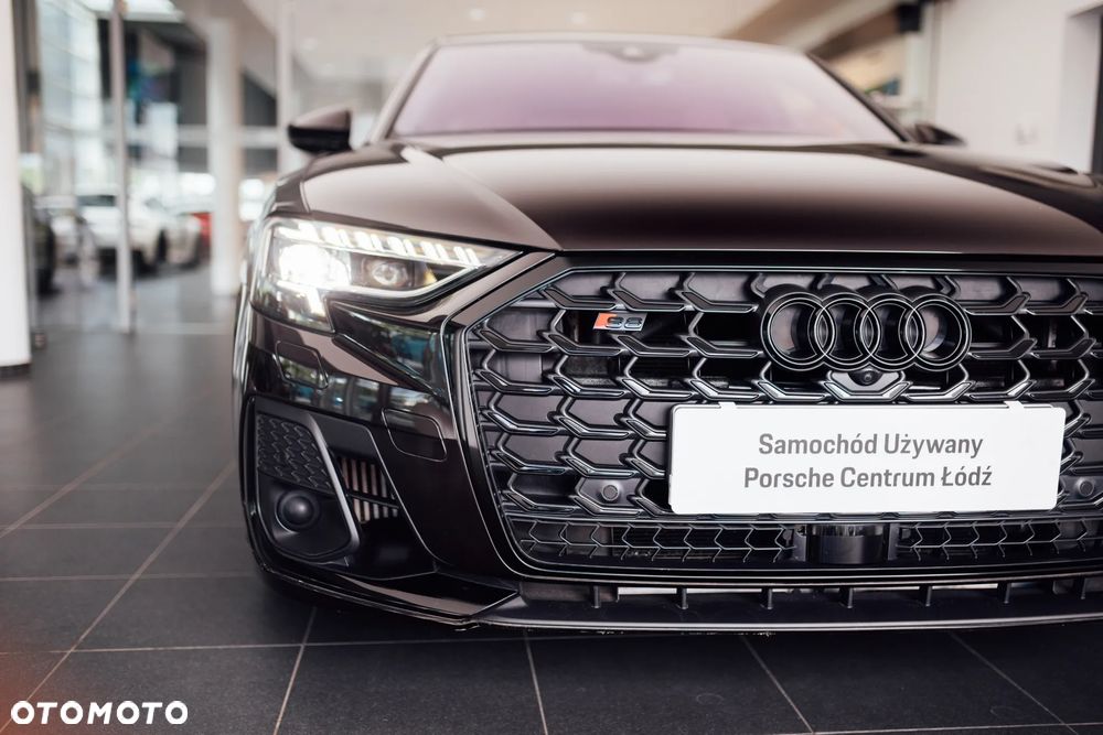 Audi S8 - 34