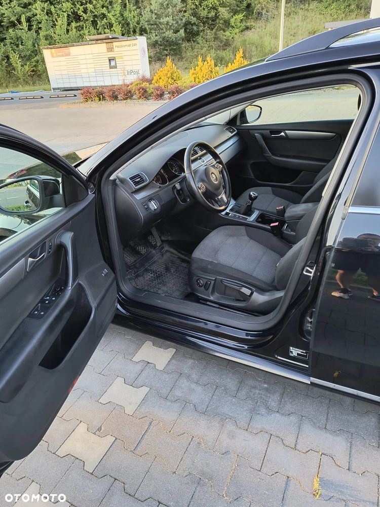 Volkswagen Passat 2.0 TDI Comfortline - 12