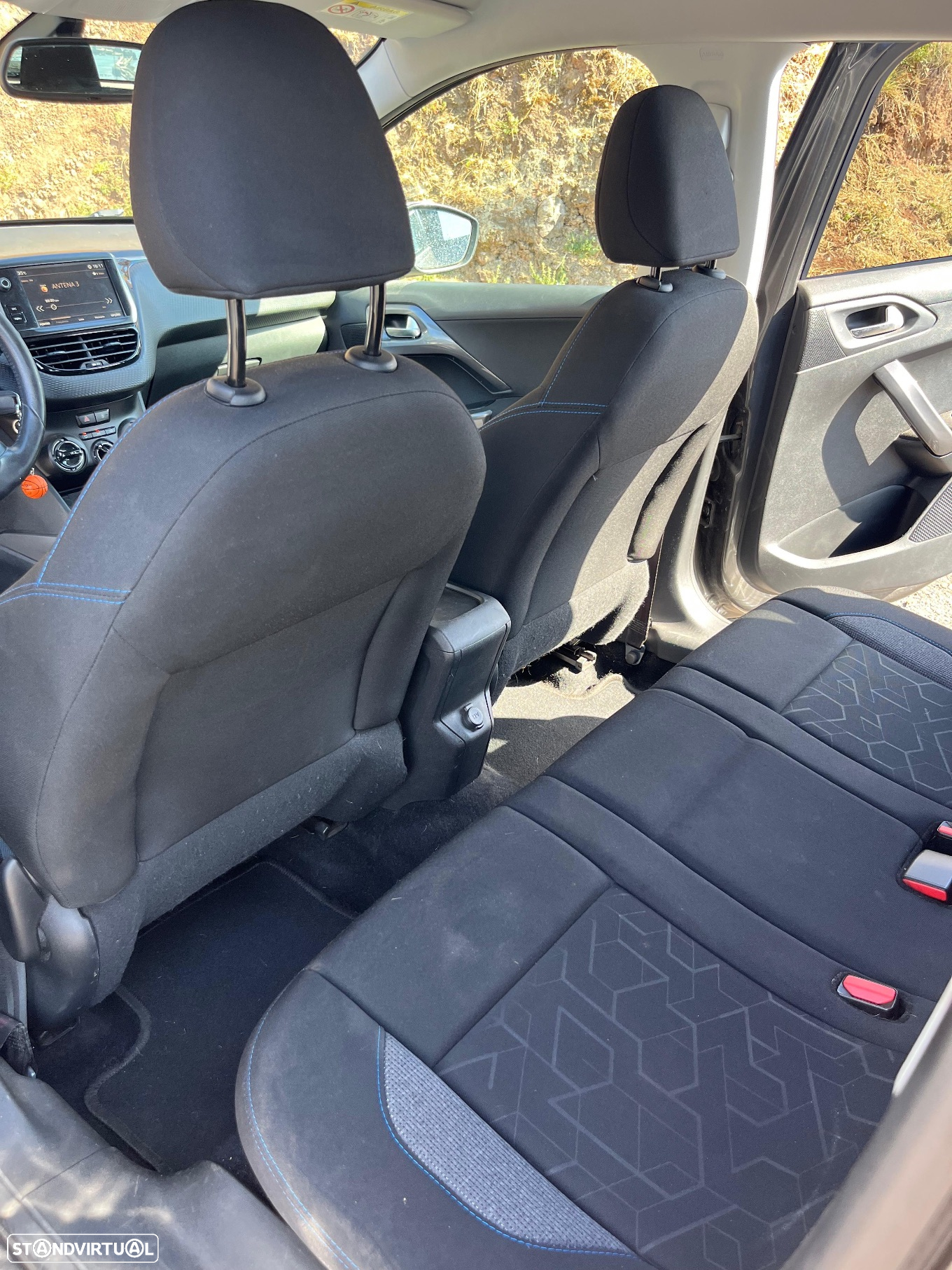 Peugeot 2008 1.6 BlueHDi Allure - 15