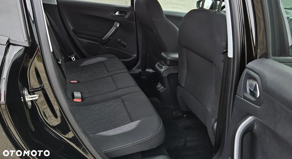 Peugeot 2008 1.6 BlueHDi Allure - 9