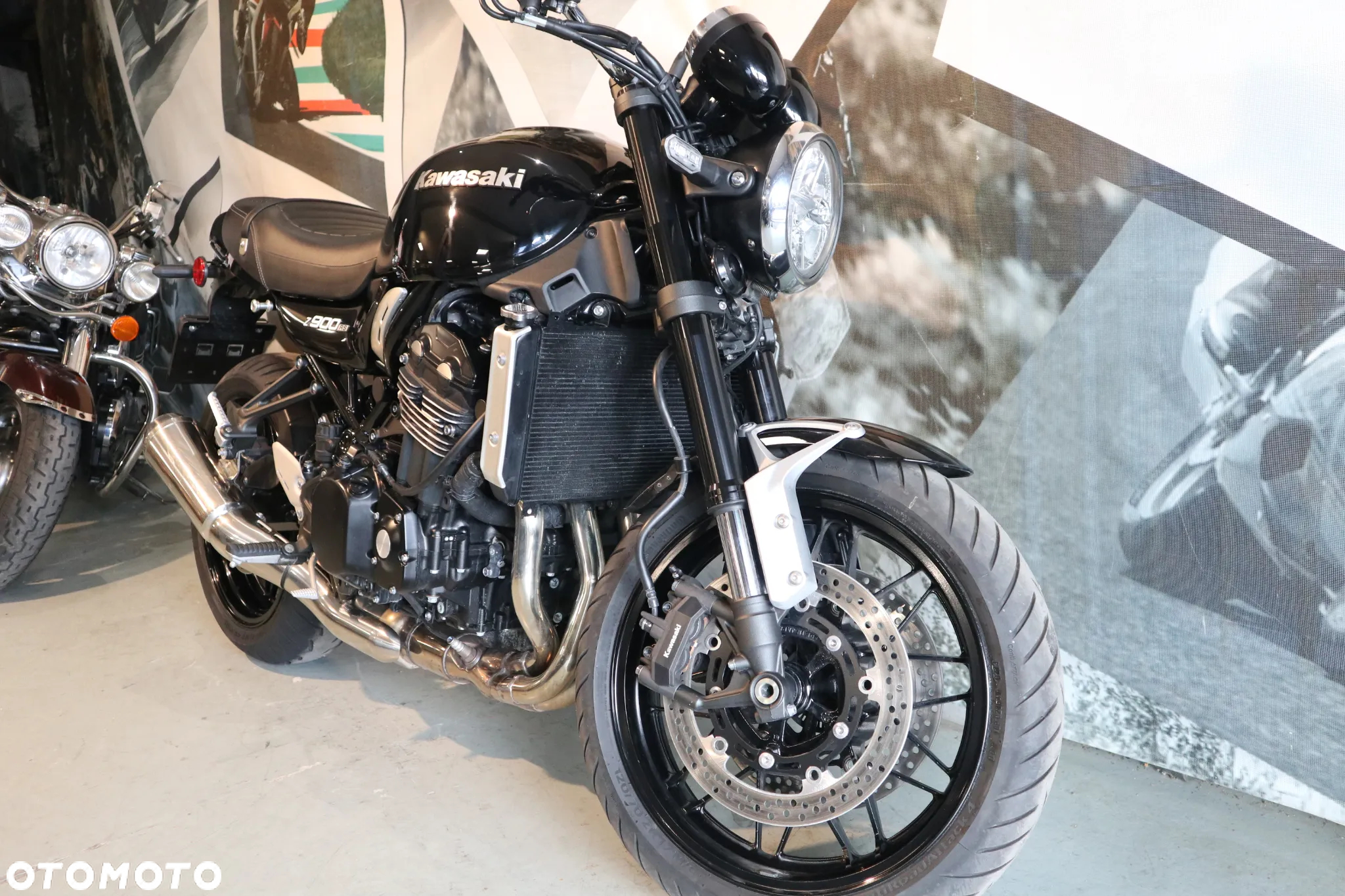 Kawasaki Z 900 RS - 14