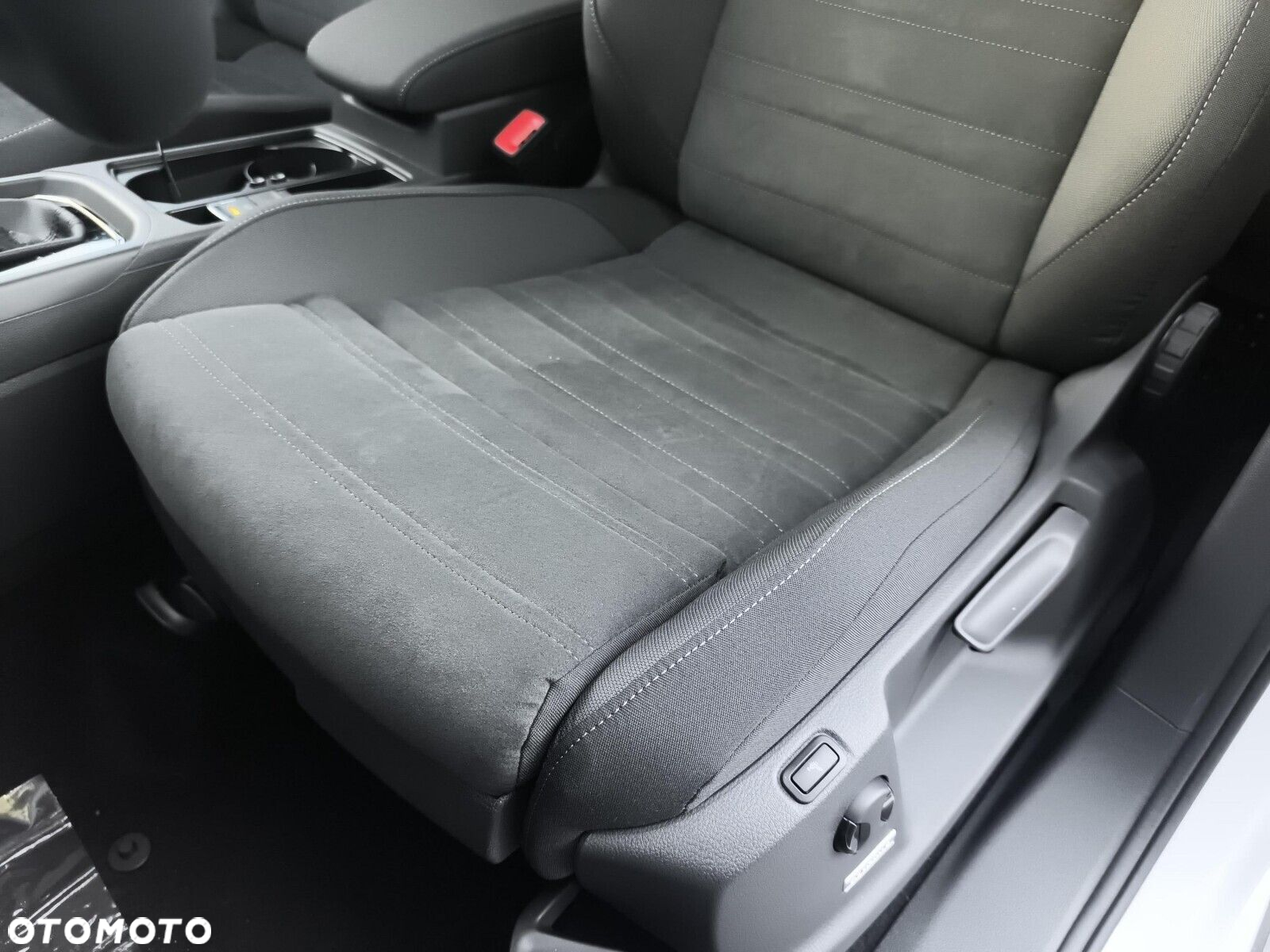 Volkswagen Touran - 12