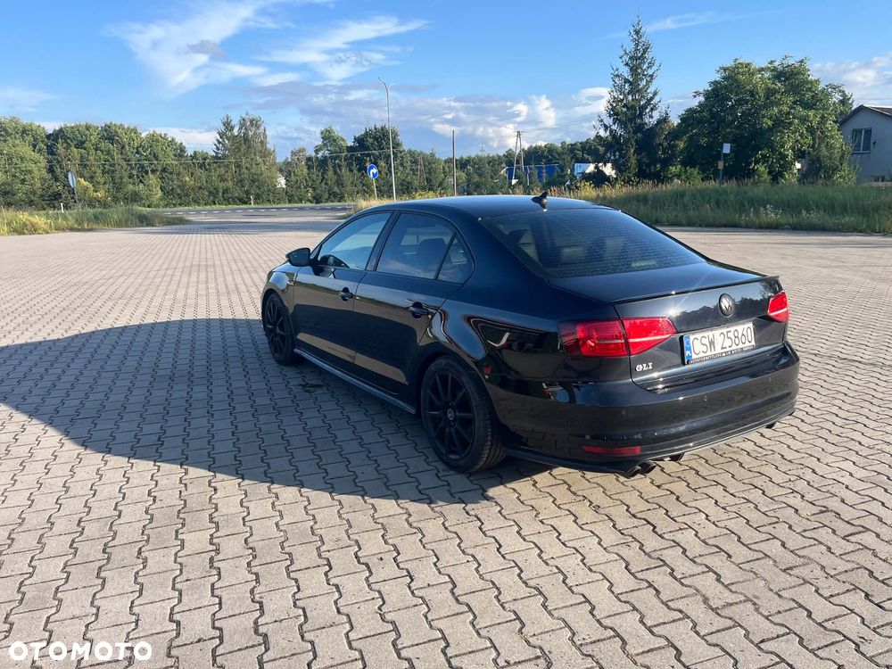 Volkswagen Jetta - 15