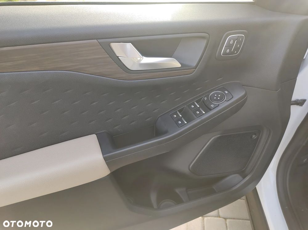 Ford Kuga - 23