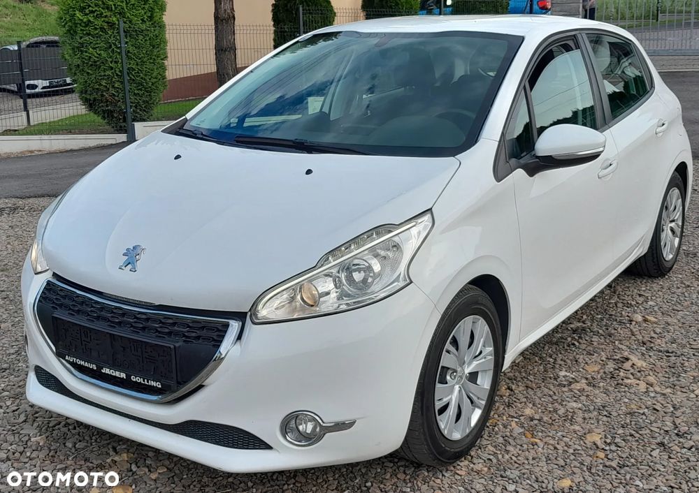 Peugeot 208 - 12