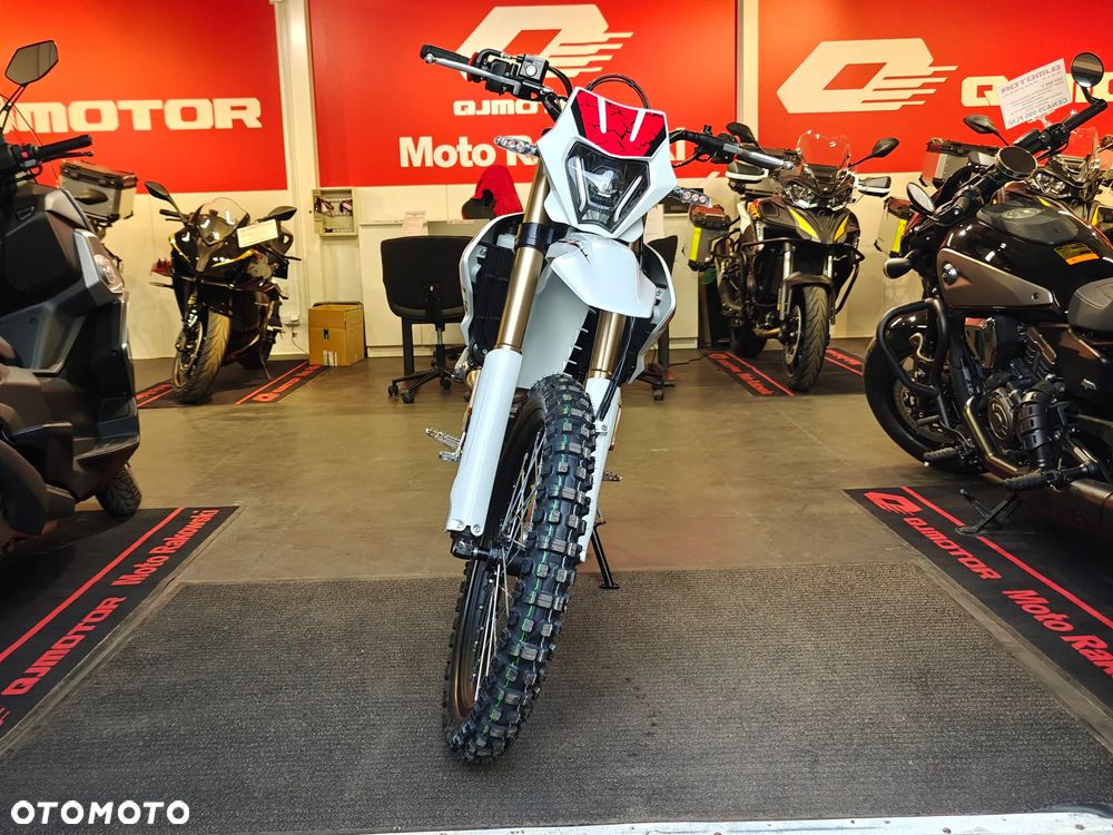 QJMOTOR COV 125X - 5