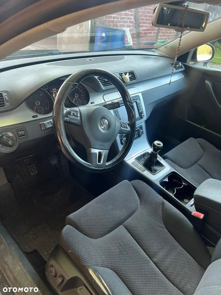 Volkswagen Passat - 7