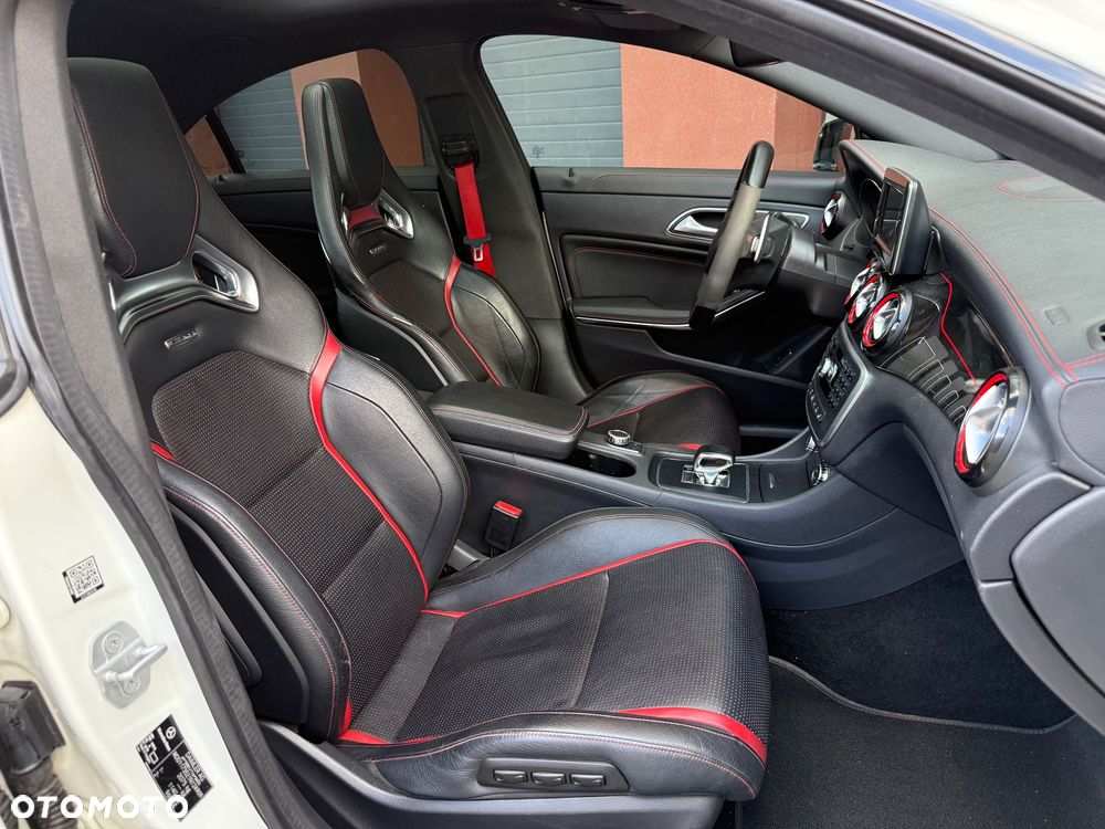Mercedes-Benz CLA 45 AMG 4-Matic - 17