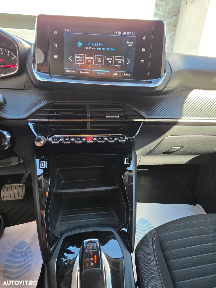 Peugeot 2008 PureTech 130 EAT8 Active - 7