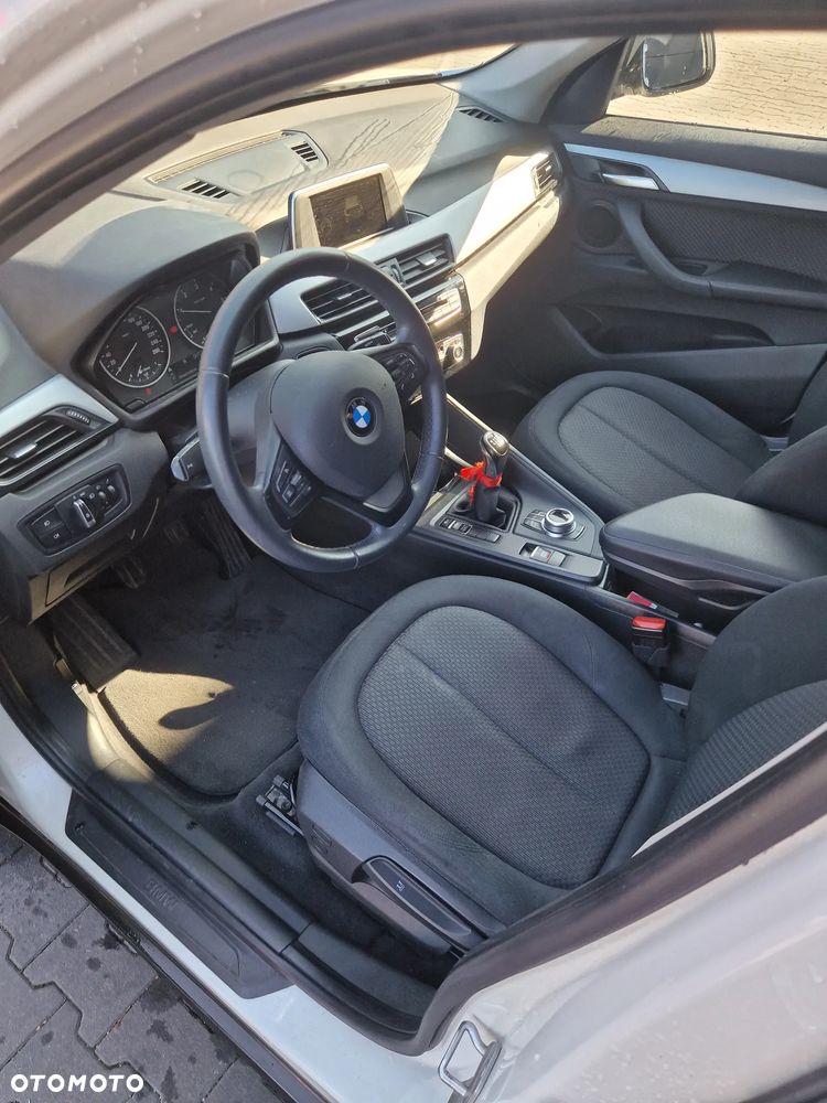 BMW X1 sDrive16d - 32