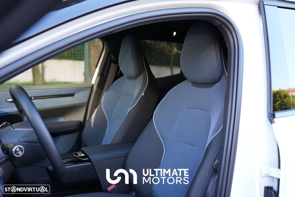 Volvo EX30 69 kWh Single Motor Extended Range Plus - 13