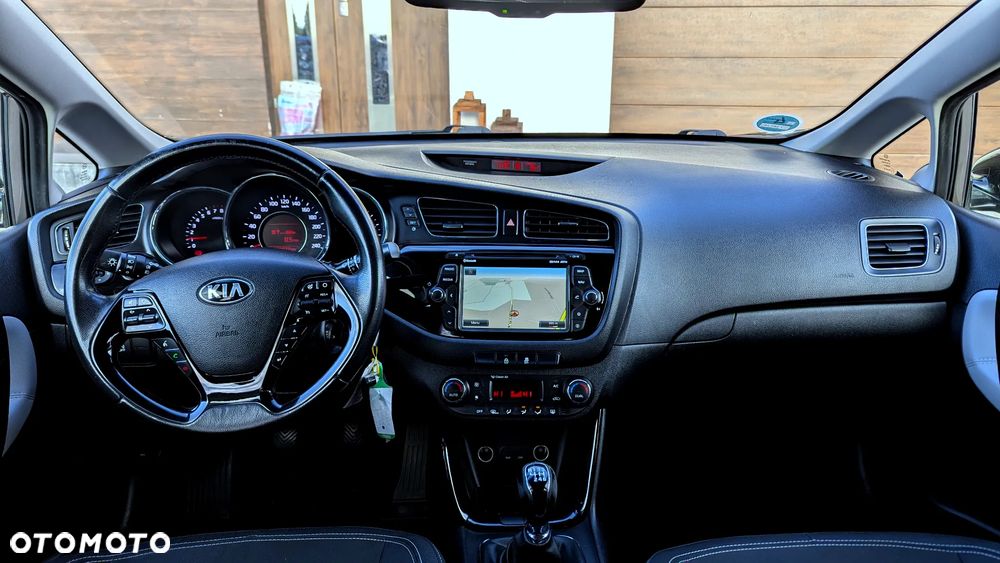 Kia Ceed 1.6 GDI ISG Dream-Team Edition - 7