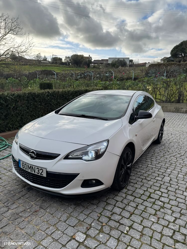 Opel Astra GTC - 3