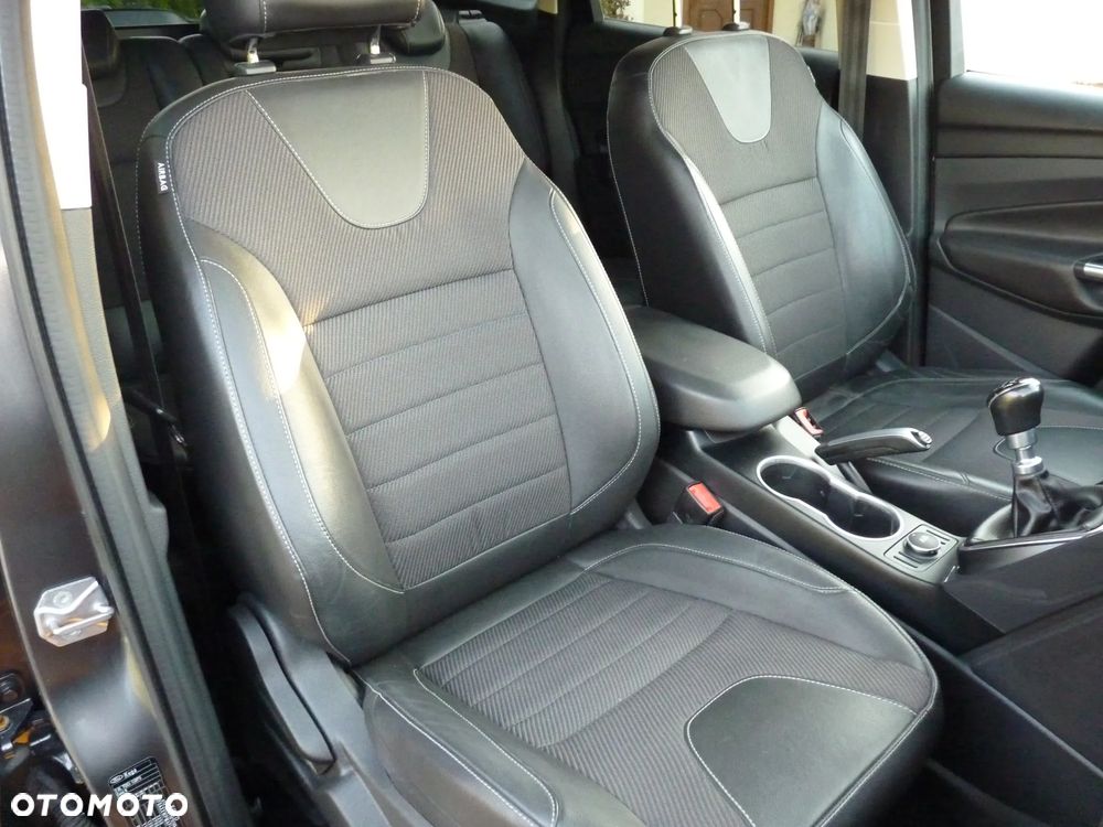 Ford Kuga 2.0 TDCi 2x4 Titanium - 14