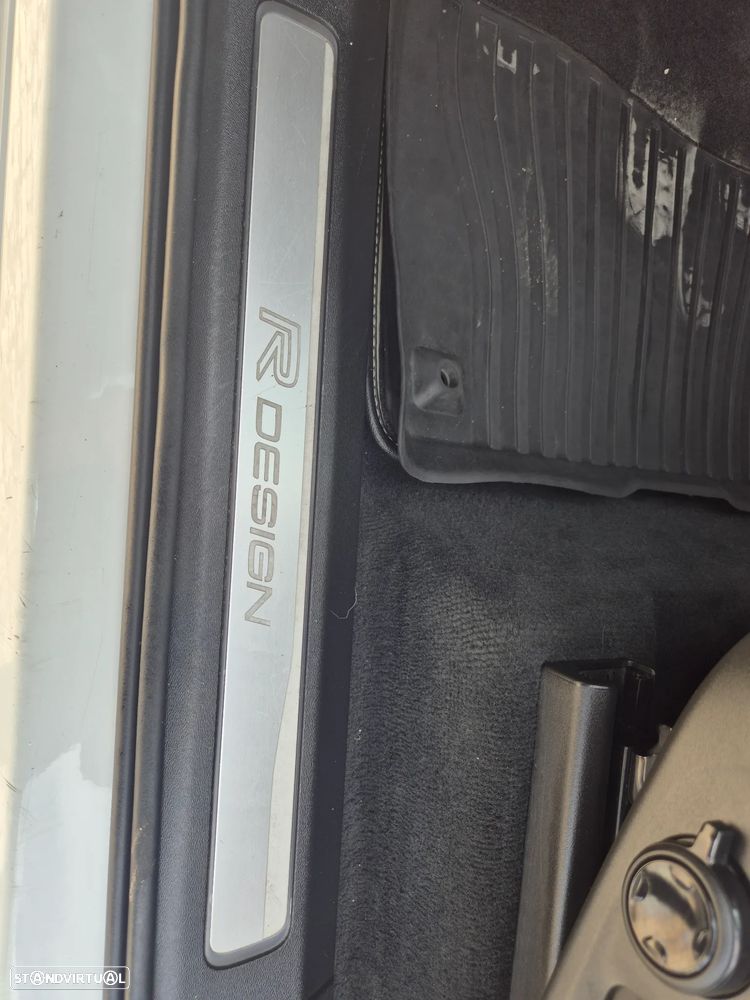 Volvo XC 90 2.0 D4 R-Design - 26