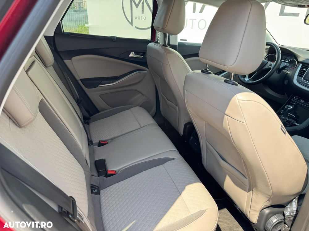 Opel Grandland X 1.6 START/STOP Ultimate Aut. - 11