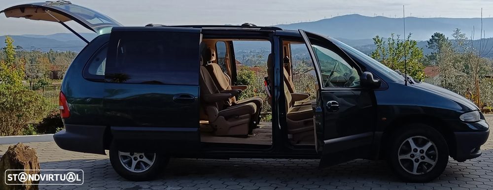 Chrysler Grand Voyager - 1