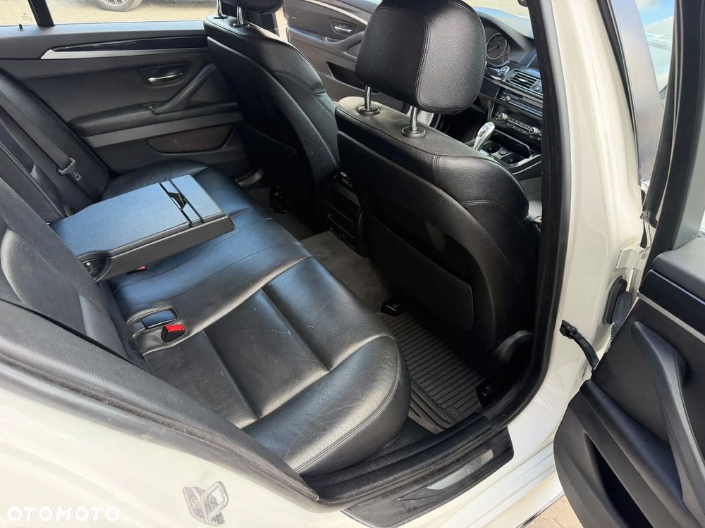 BMW Seria 5 520d M Sport Edition - 8