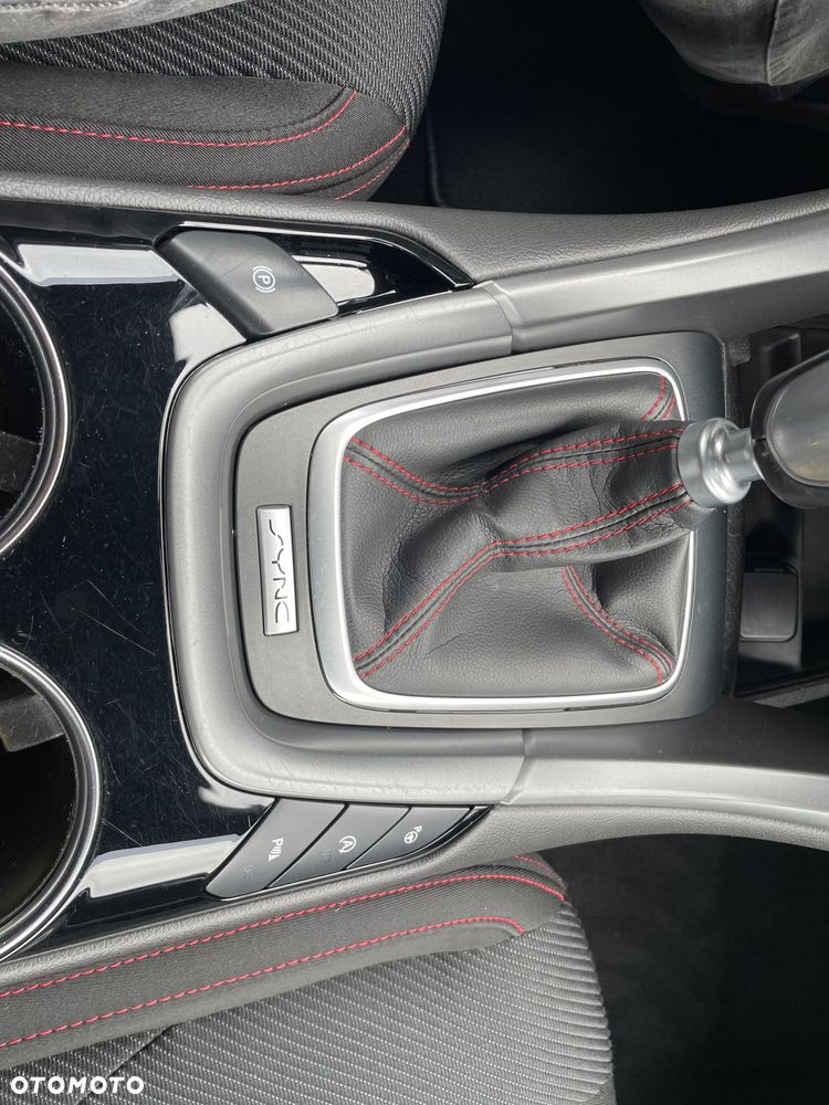 Ford Mondeo 1.5 EcoBoost ST-Line - 24