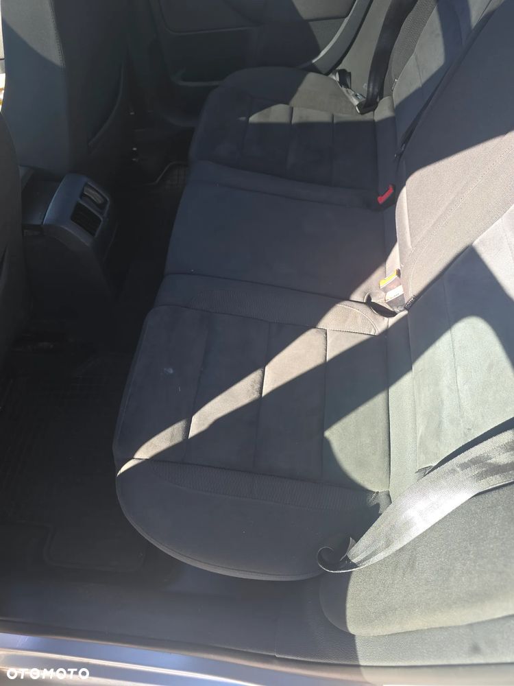 Volkswagen Golf 2.0 TDI Comfortline - 8