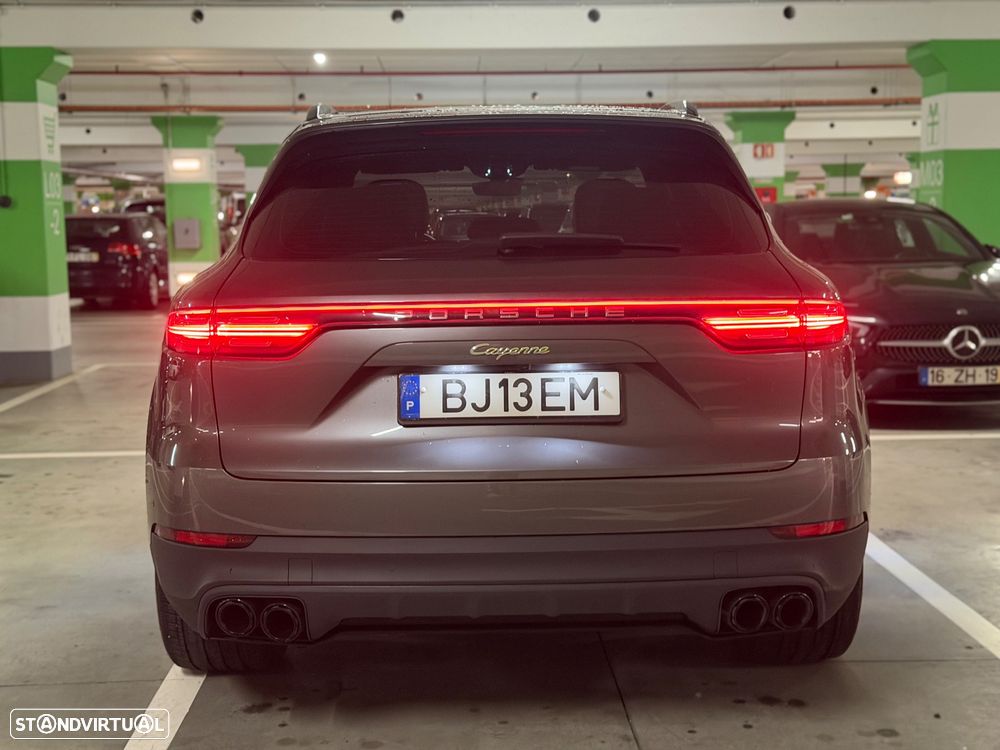 Porsche Cayenne E-Hybrid - 2