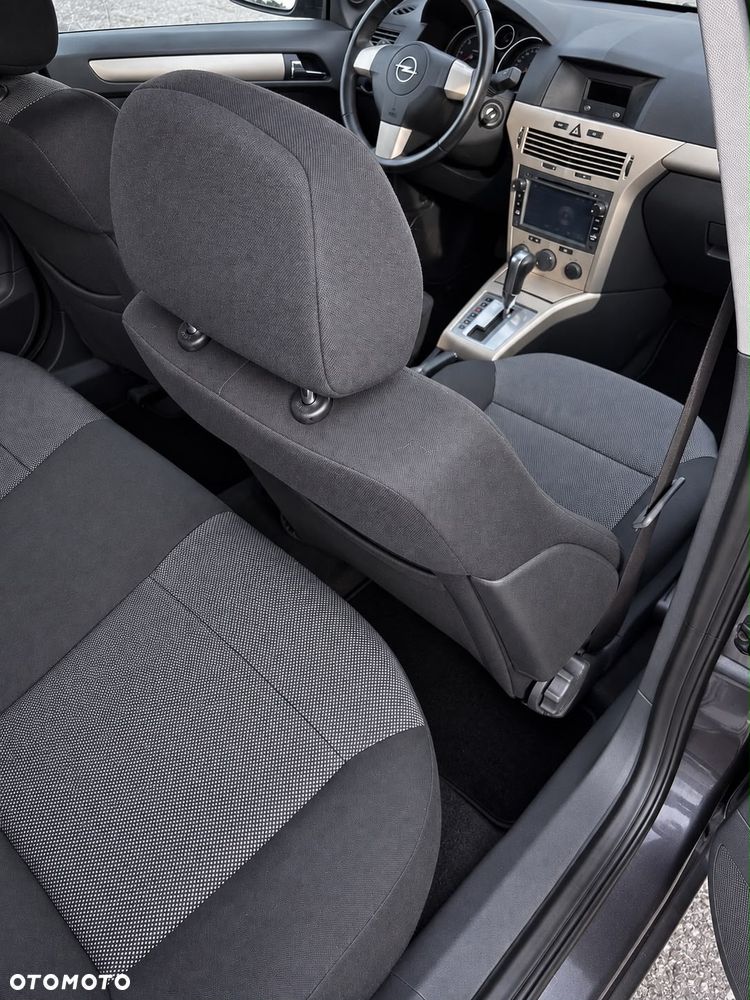 Opel Astra 1.9 CDTI DPF Automatik Cosmo - 19
