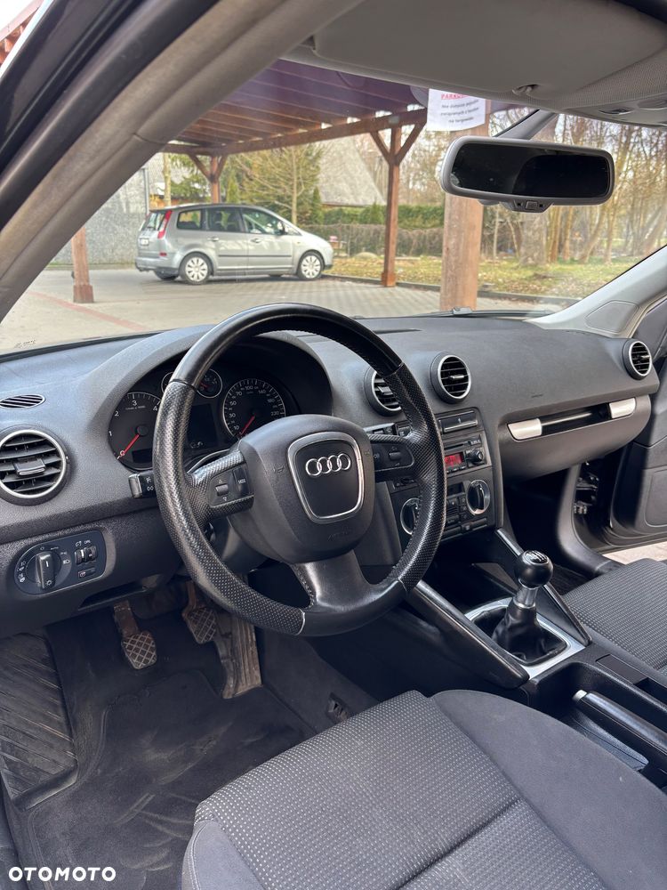 Audi A3 Sportback 2.0 TDI DPF Ambiente - 14