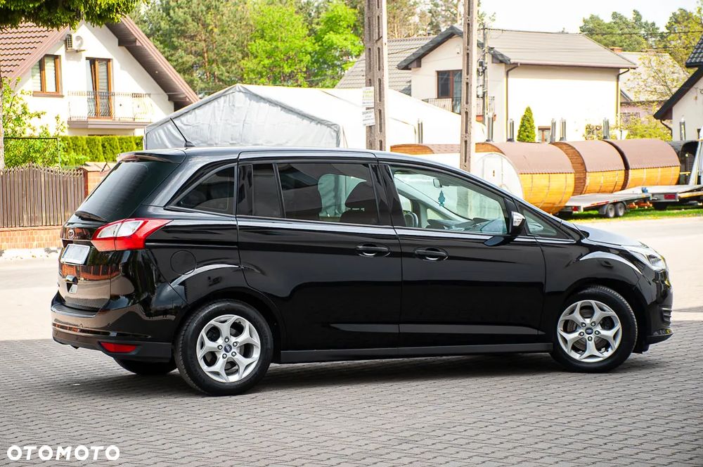 Ford Grand C-MAX - 22