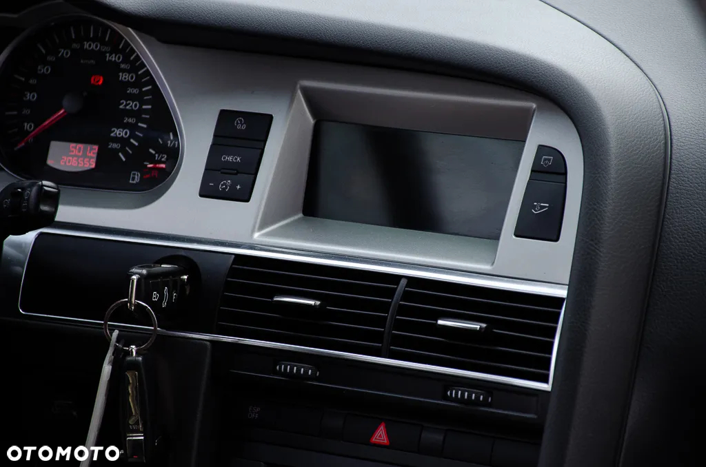 Audi A6 Avant 2.4 - 26