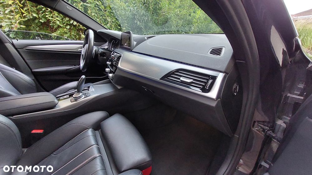 BMW Seria 5 518d M Sport - 23