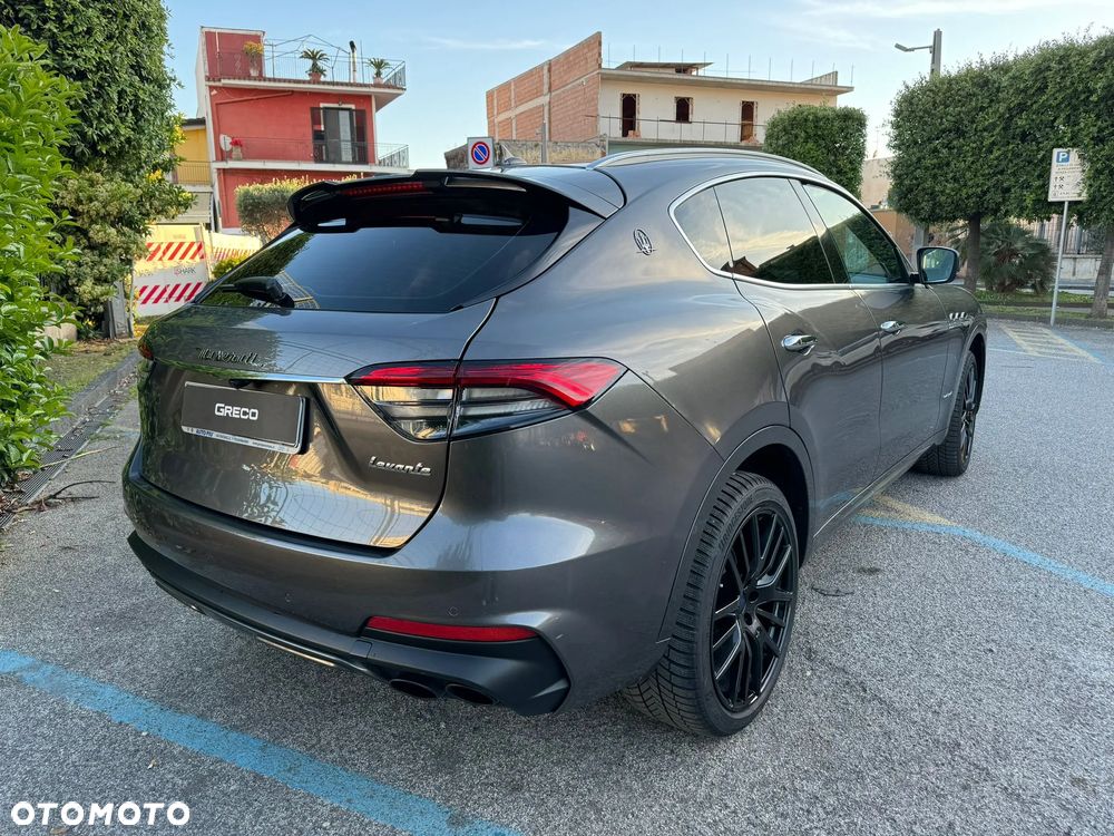 Maserati Levante S - 7
