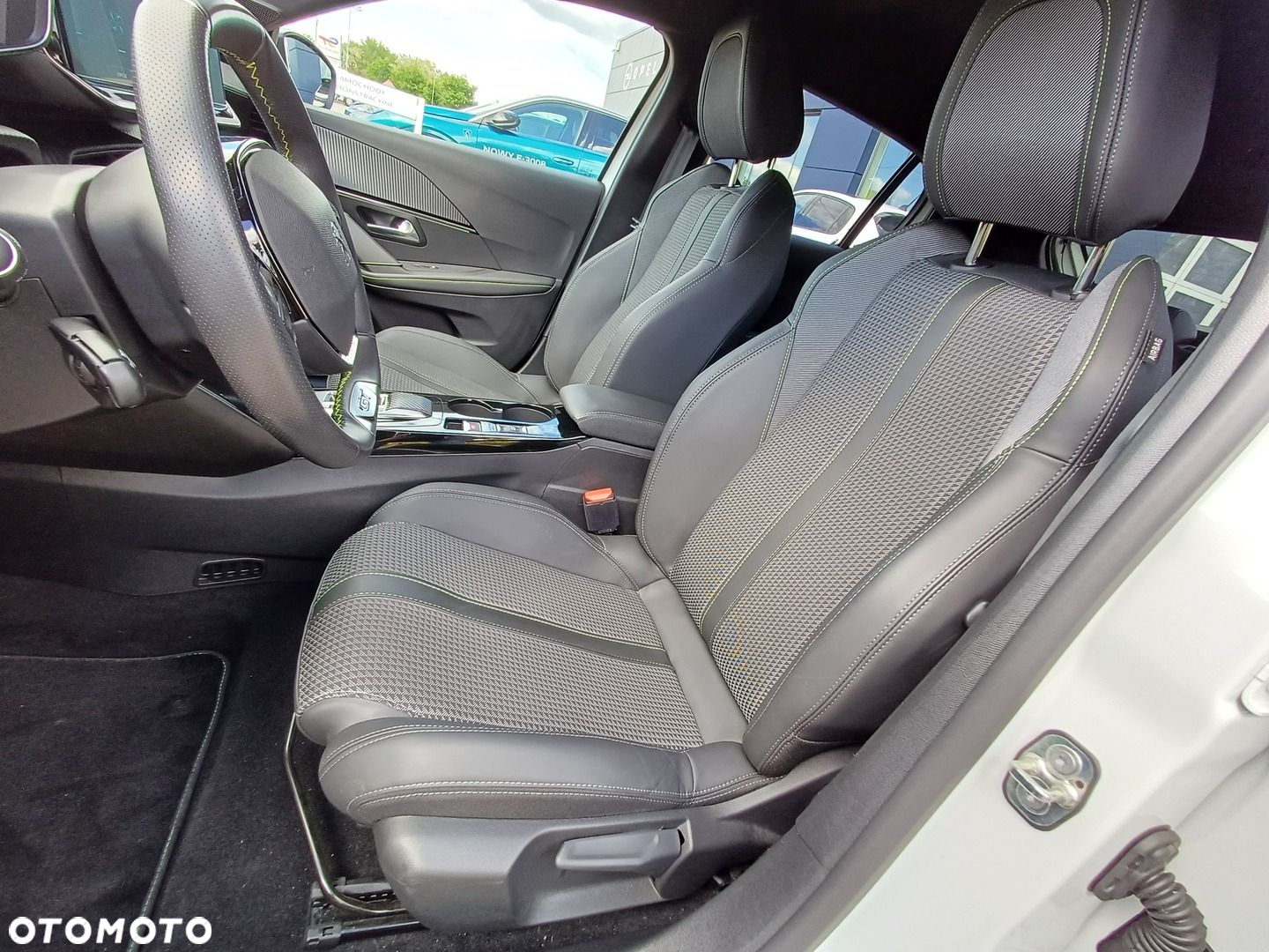 Peugeot 208 e-208 GT - 13