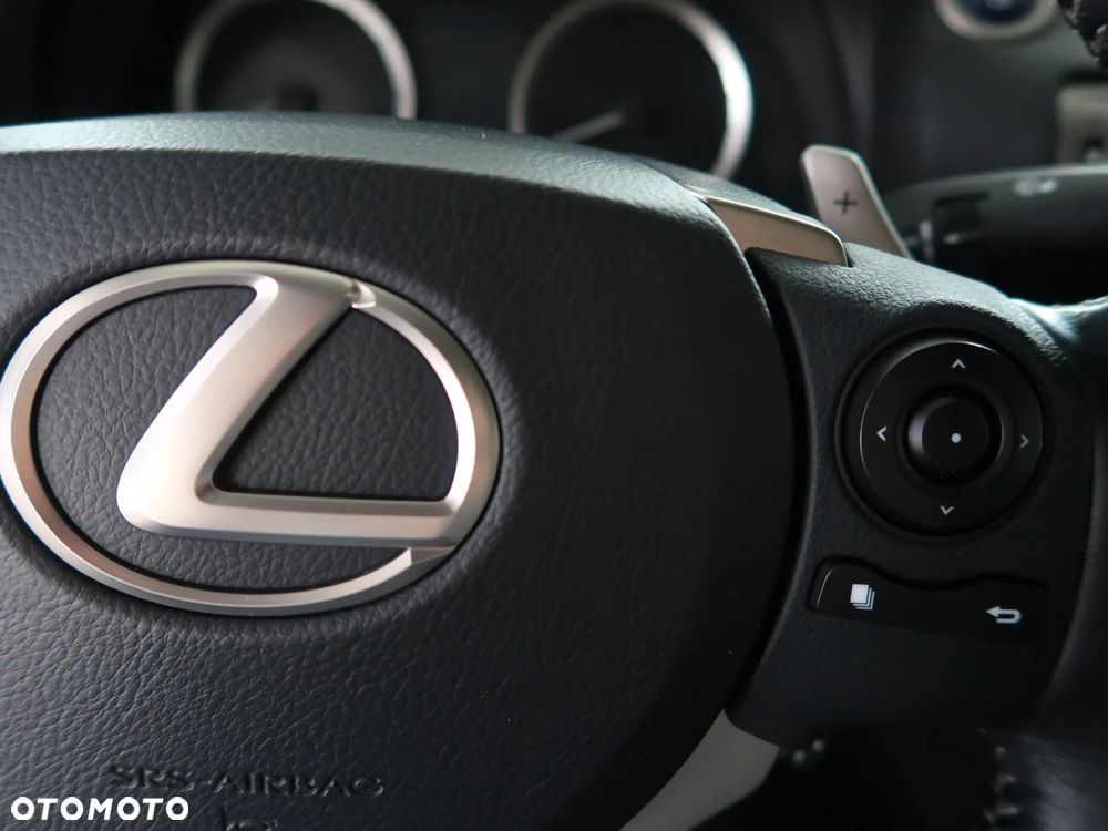 Lexus IS - 18