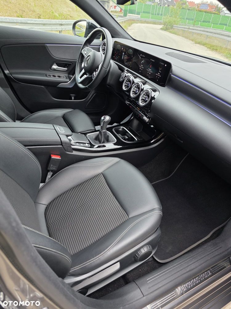 Mercedes-Benz CLA 180 Edition 2022 - 24