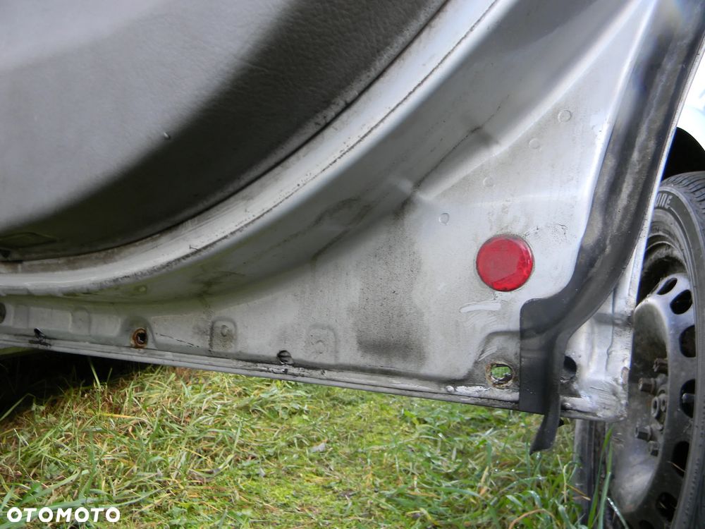 drzwi lewe prawe tył przód VW PASSAT B5 sedan LB7Z - 15