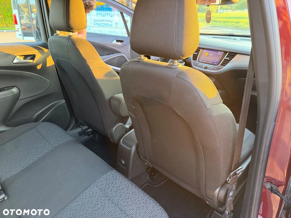 Opel Crossland X 1.2 T Design Line S&S - 18