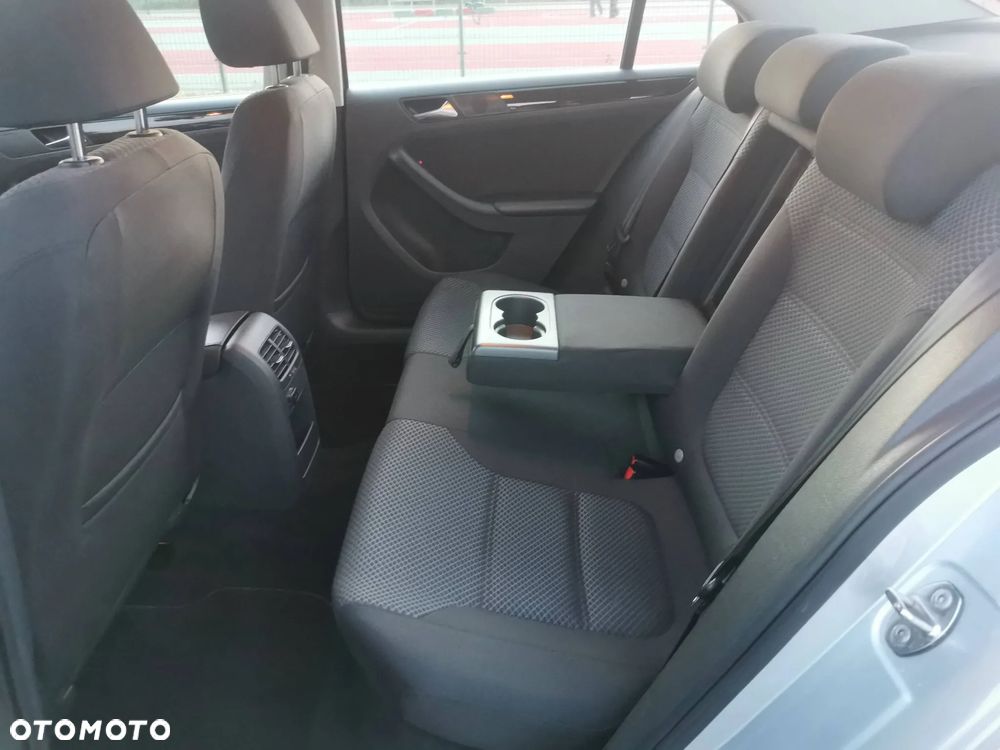 Volkswagen Jetta 2.0 TDI BlueMotion Technologie - 10