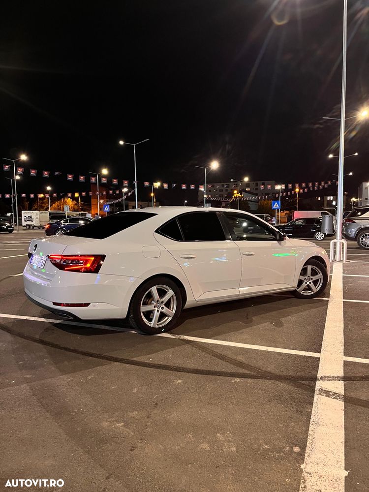 Skoda Superb 2.0 TDI DSG Laurin & Klement - 3