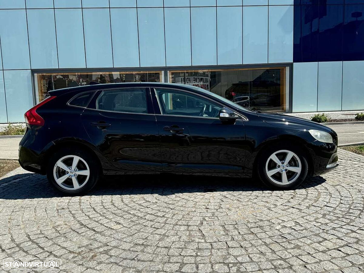 Volvo V40 2.0 D2 Kinetic Geartronic - 4