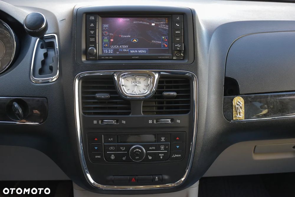 Lancia Voyager 2.8CRD Platinum - 28