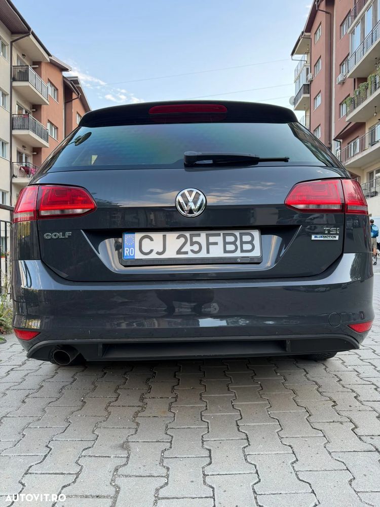 Volkswagen Golf - 6