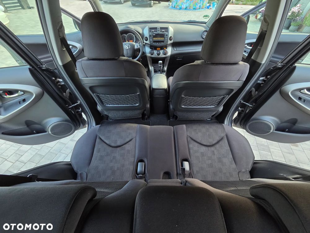 Toyota RAV4 2.2 D-4D 4x2 - 12