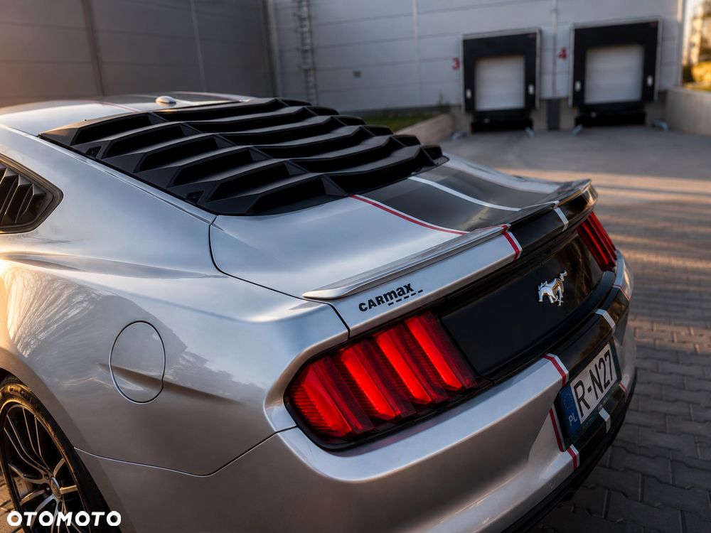 Ford Mustang - 25