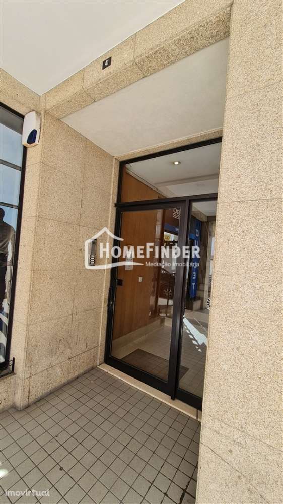 Apartamento T3 junto à Igreja de S. Vicente - Grande imagem: 3/34