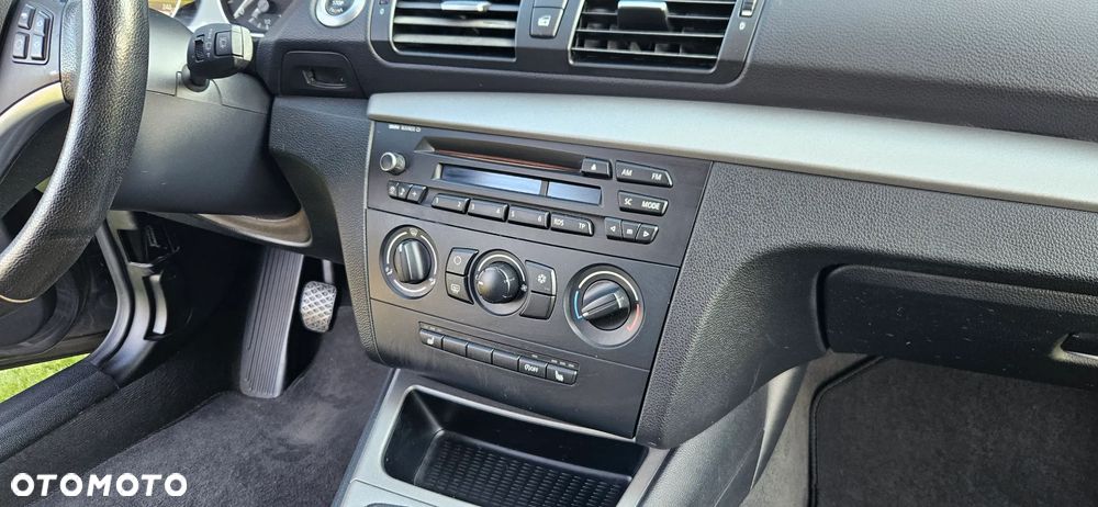 BMW Seria 1 116i - 17