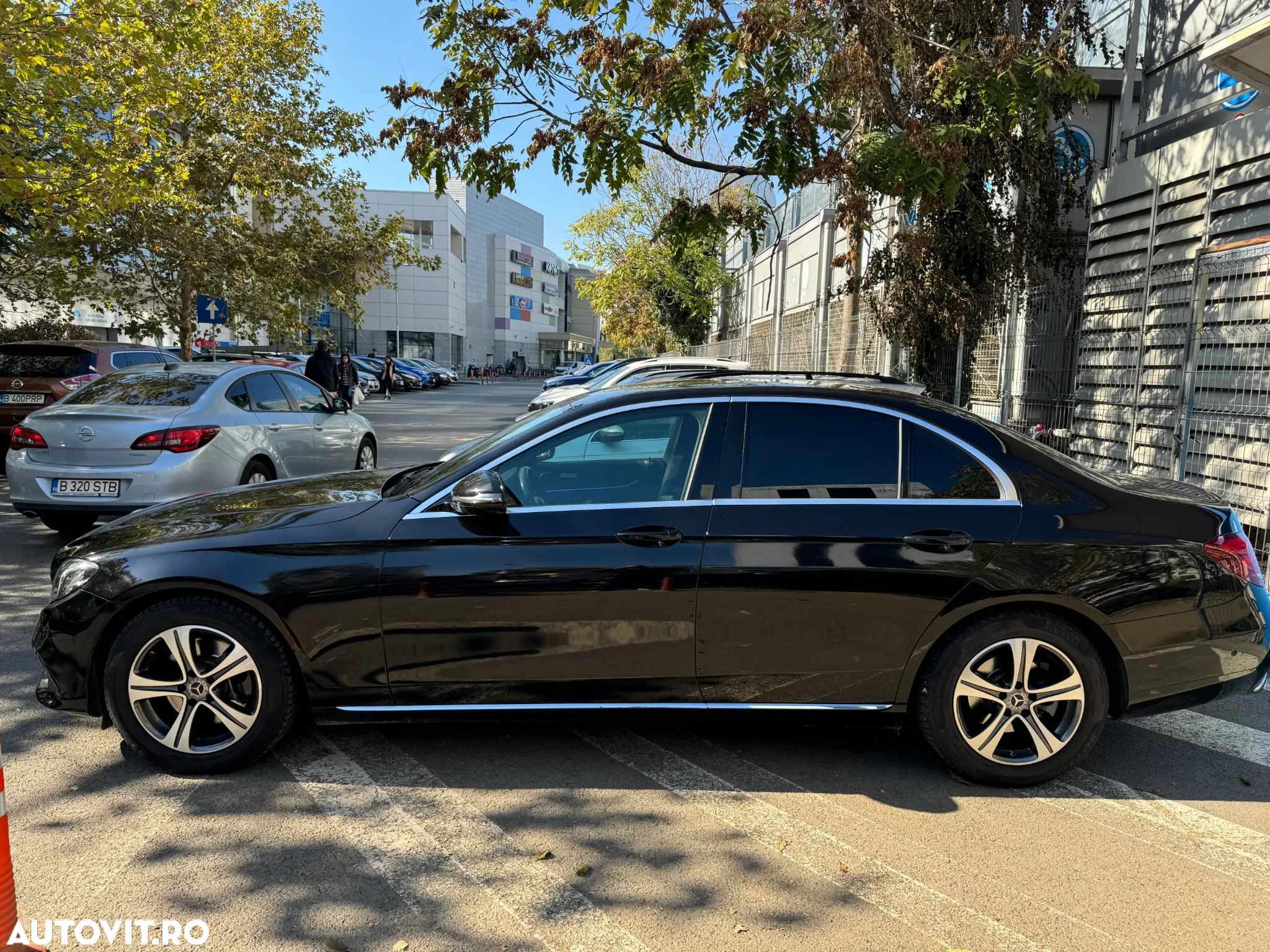 Mercedes-Benz E 200 4MATIC Aut. - 2